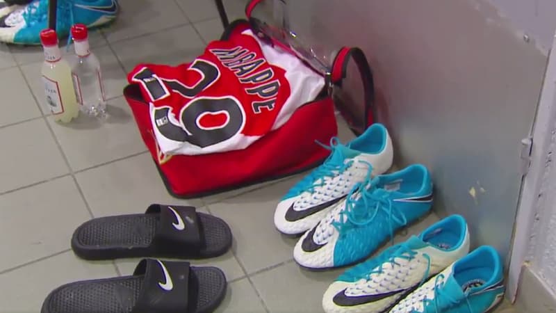 Kylian Mbappé (Monaco) devra se changer par terre à Angers.