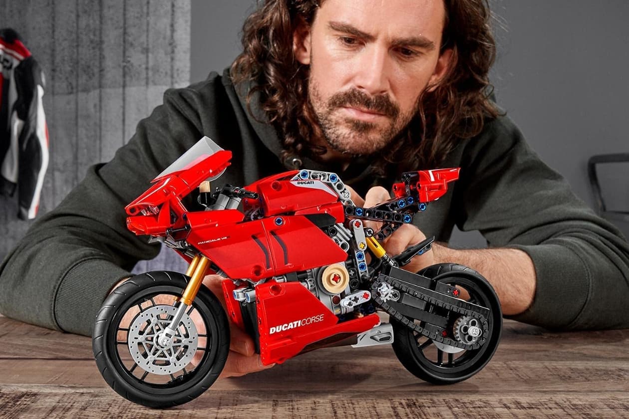 Cette moto LEGO Ducati est à prix hyper intéressant sur le site