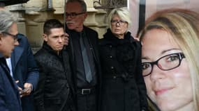 Le mari et les parents d'Alexia Daval lors de ses obsèques à Gray