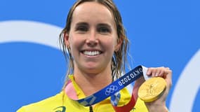 Emma McKeon avec sa médaille d'or sur 50m nage libre aux JO de Tokyo, le 1er août 2021