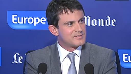 Manuel Valls sur le plateau du "Grand rendez-vous", le 19 janvier 2014.