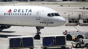 Un youtubeur américain accuse la compagnie aérienne Delta de l'avoir débarqué d'un avion pour avoir parlé arabe au téléphone avec sa mère. 