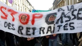 Manifestation à Bordeaux. L'opposition à la réforme des retraites est entrée dans une phase de radicalisation pour tenter de faire plier le gouvernement par le biais de manifestations de masse et de grèves reconductibles. /Photo prise le 12 octobre 2010/R