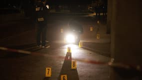 Douze personnes ont été blessées mercredi soir à Grenoble par une Grenade lancée dans un bar associatif à Grenoble. 