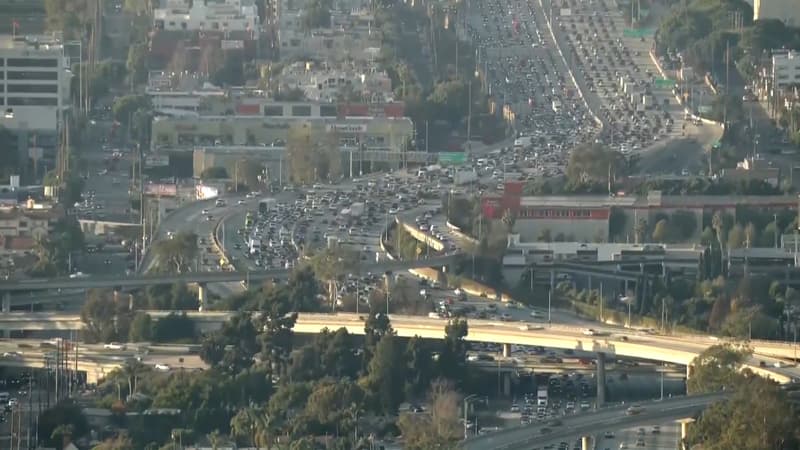 États-Unis: les images des traditionnels embouteillages sur les routes pour Thanksgiving