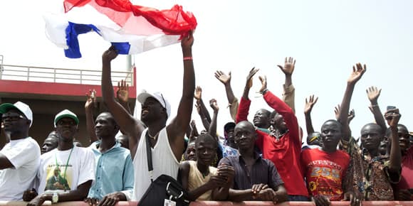Dans le stade, la foule a acclamé François Hollande. Dans le stade, la foule a acclamé François Hollande.