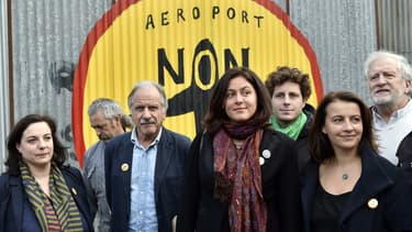 Emmanuelle Cosse, Noël Mamère et Cécile Duflot lors d'une conférence de presse en novembre 2015 à Notre-Dames-des-Landes.