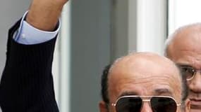 Sur fond de manifestations qui ont ébranlé les assises de l'Etat, le président égyptien a laissé entrevoir samedi qu'il préparait peut-être sa succession en nommant un vice-président, Omar Souleimane (photo), pour la première fois en trente ans d'exercice