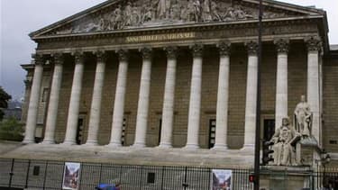 Les députés doivent adopter ce lundi soir, sauf coup de théâtre, le volet français du plan de soutien à la Grèce prévoyant jusqu'à 16,8 milliards d'euros de prêts sur trois ans, un "impératif moral et économique" pour la ministre de l'Economie Christine L