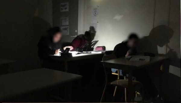 Des élèves du lycée Voillaume d'Aulnay-sous-Bois obligés de faire cours dans le noir en novembre 2022