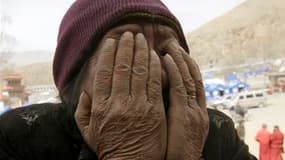 A Yushu, sur le plateau tibétain. Les Tibétains pleuraient leurs morts vendredi dans la ville chinoise de Gyegu, au coeur d'une région d'altitude touchée mercredi par un séisme qui a fait 760 morts selon le dernier bilan connu. /Photo prise le 16 avril 20