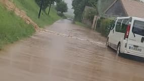 Des coulées de boue dans un village de l'Oise ce mardi 21 mai 2024.