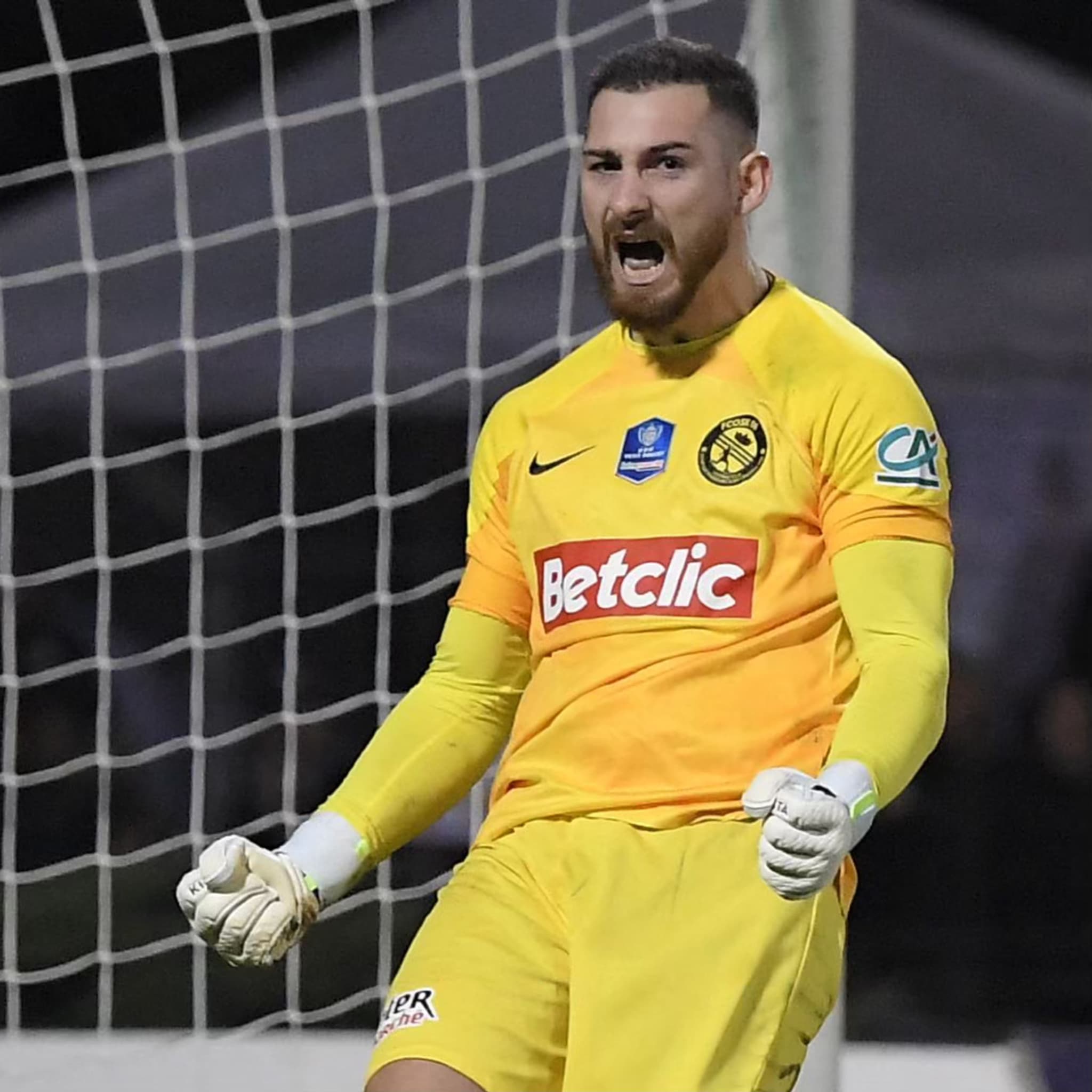 Magnet Strasbourg Koenigshoffen - Clermont Foot - 1/32e Coupe De France 2023 - NEUF