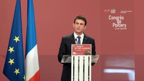 Manuel Valls ne compte pas revoir la copie