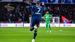 Kylian Mbappé buteur avec le PSG contre l'ASSE, le 26 février 2022