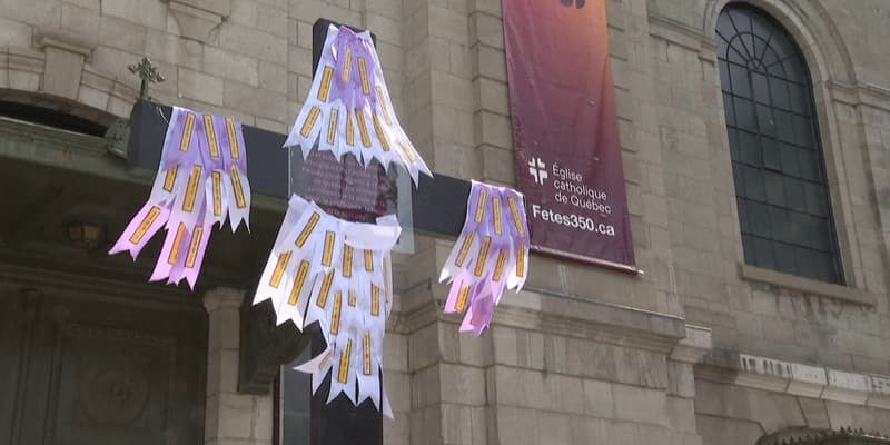Des victimes d'agressions sexuelles ont manifesté contre le diocèse de Québec ce mardi 26 mars 2024