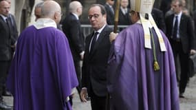 Arrivée de François Hollande aux obsèques de Christophe de Margerie en l'Eglise Saint Sulpice à Paris, ce lundi.