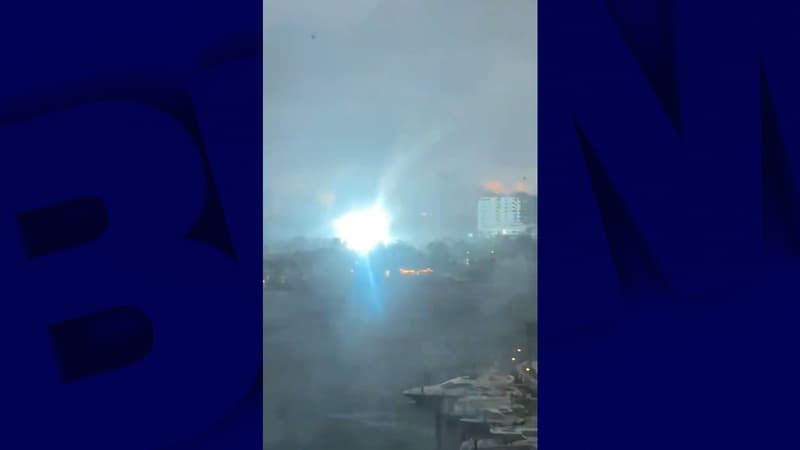 États-Unis: les images spectaculaires d'une tornade se formant en pleine ville, en Floride