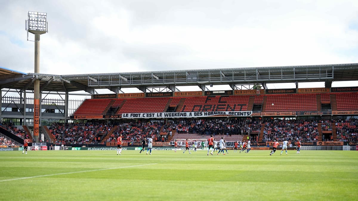 Nlli DIRECT. Ligue 2: reprise du match Lorient-Grenoble après 25 minutes d ...
