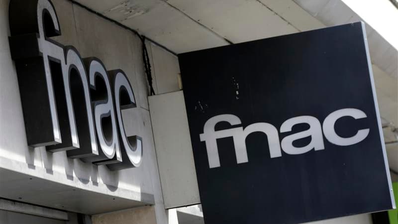 PPR a officialisé mardi son projet de scission et de mise en Bourse de la Fnac en 2013, accélérant ainsi son recentrage sur les activités plus rentables du luxe et de la mode sportive. /Photo prise le 9 octobre 2012/REUTERS/Eric Gaillard