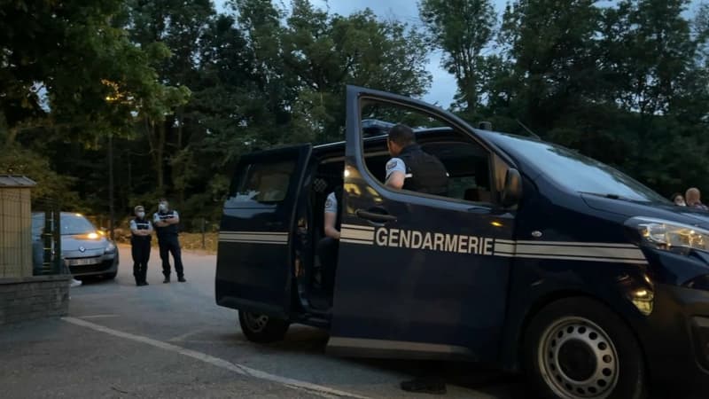 Des gendarmes en intervention à Saint-Etienne-le-Laus en juin 2021. 
