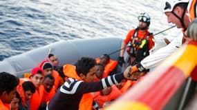 Sept migrants sont morts dans le naufrage d'un canot pneumatique, au large des côtes libyennes. Cent personnes sont portées disparues, 27 ont pu être sauvées. (Photo d'illustration)