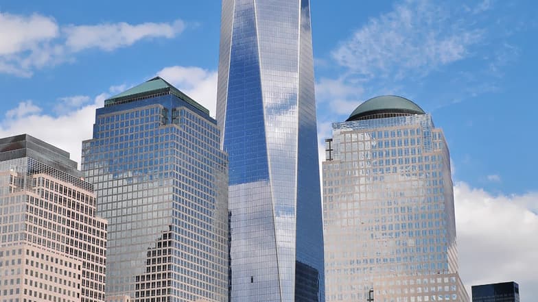 A 541 mètres avec son antenne, le One World Trade Center prend la tête