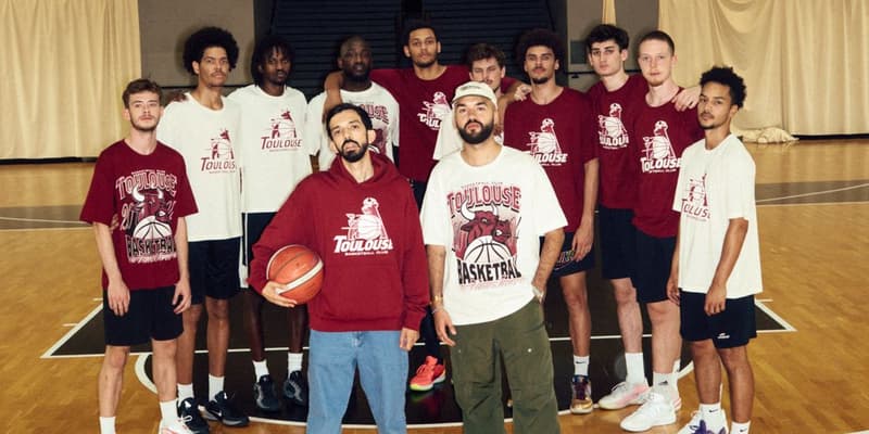 Bigflo et Oli au milieu des joueurs du Toulouse Basketball Club - le 16/09/2025