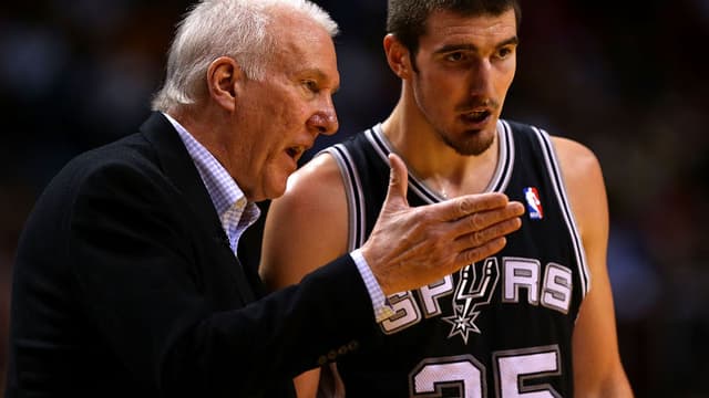 Gregg Popovich et Nando De Colo