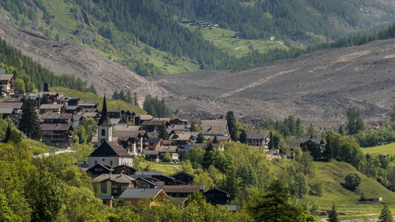 Le village de Wilter après l'effondrement du glacier de Birch qui a englouti la commune de Blatten