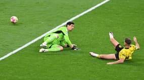 Niklas Fullkrug face à Thibaut Courtois lors de Dortmund-Real, le 1er juin 2024.