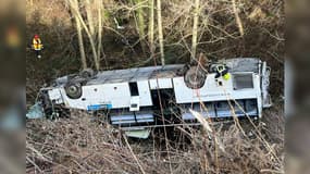 Un bus de la ligne entre Lyon et Saint-Symphorien a fait une chute de 20 mètres dans un fossé mercredi 29 janvier 2025.