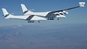 Le plus grand avion au monde effectue son second vol d'essai dans le désert en Californie