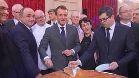 "Je veux goûter !" Emmanuel Macron a découpé la galette de l'Elysée