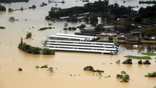 Une photo fournie par l'armée de l'air sri-lankaise le 29 mai 2017, montrant les dégâts causés par une inondation à Matara