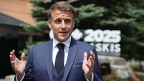 Emmanuel Macron s'adresse à la presse lors du sommet du G7 à Kananaskis, au Canada, le 17 juin 2025.
