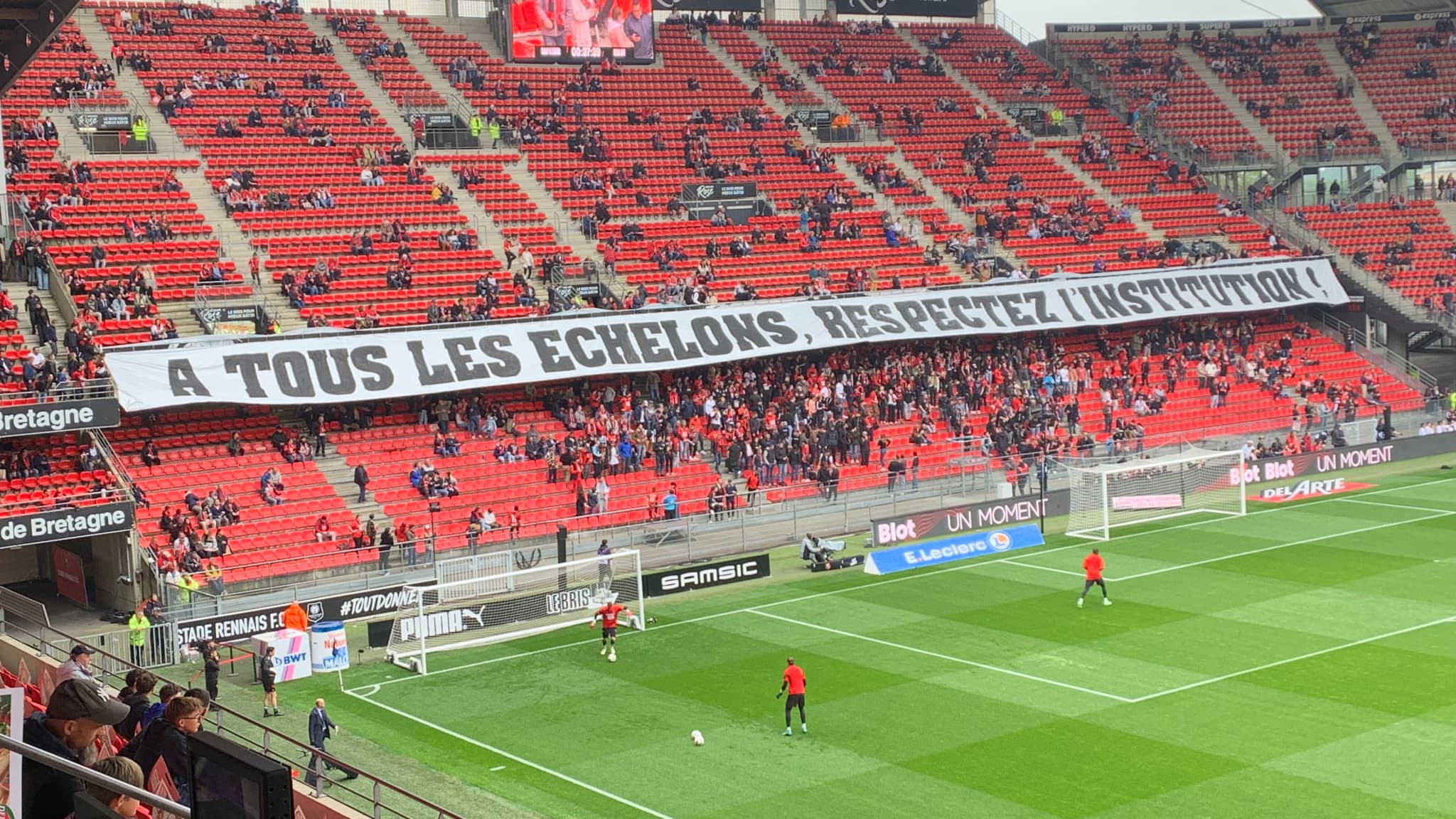 Les supporters rennais déploient une nouvelle fois une banderole
