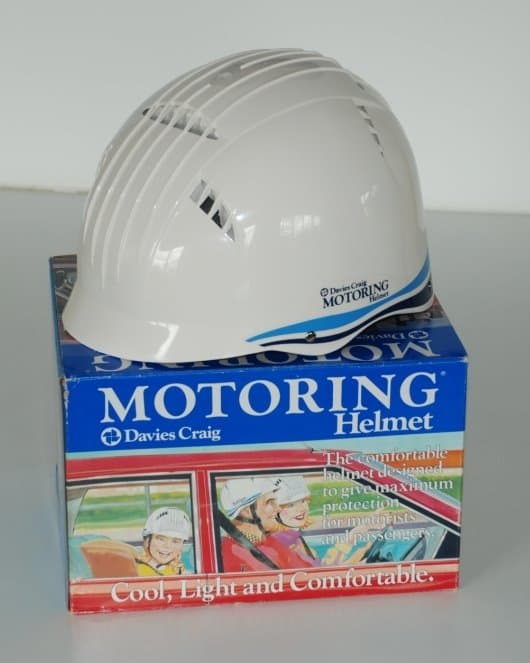 Un casque pour automobiliste a été commercialisé entre 1985 et 1987.