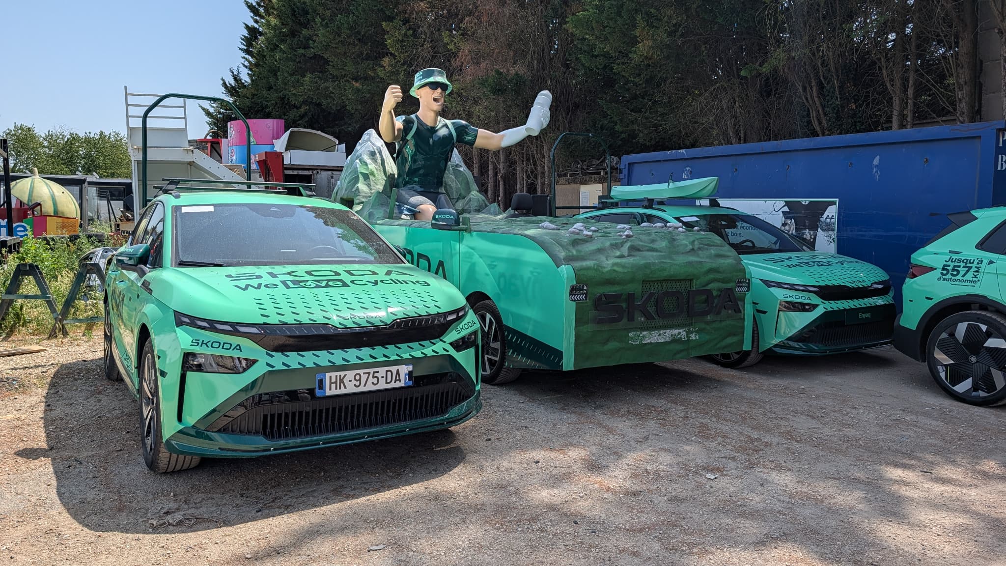 Une fraise et un melon géants qui peuvent rouler plus de 3.000 kilomètres et atteindre les 170km/h: dans les coulisses de l'entreprise qui prépare les chars de la caravane du Tour de France