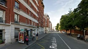 Un homme est retranché avec ses enfants rue Lieuvin, dans le 15e arrondissement de Paris. 