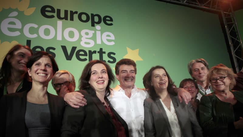 Emmanuelle Cosse, qui a quitté la tête d'Europe Écologie-Les Verts (EELV) pour rejoindre le gouvernement, a "trahi" ses "convictions" et "une certaine forme de radicalité", a jugé David Cormand, son successeur intérimaire à la tête du parti écologiste.