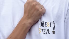 Un t-shirt "Où est steve ?"