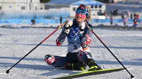 Therese Johaug remporte l'épreuve de skiathlon des Jeux olympiques, le 5 février 2022.