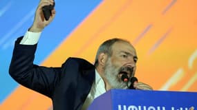 Le Premier ministre arménien Nikol Pachinian lors d'un discours de campagne à Erevan, le 17 juin 2021