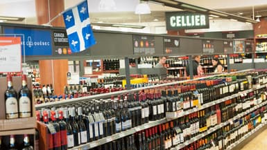 Un rayon d'un magasin de la Société d'alcool du Québec, en février 2017, à Montréal.
