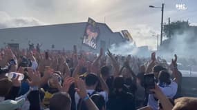 Les fans de l'OM et de l'AEK communient ensemble dans les rues de Marseille, le 26 août 2023.