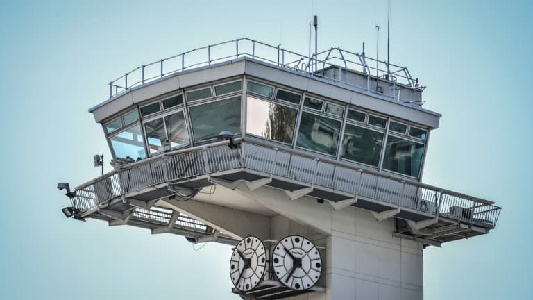 Une tour de contrôle d'aérodrome (image d'illustration).