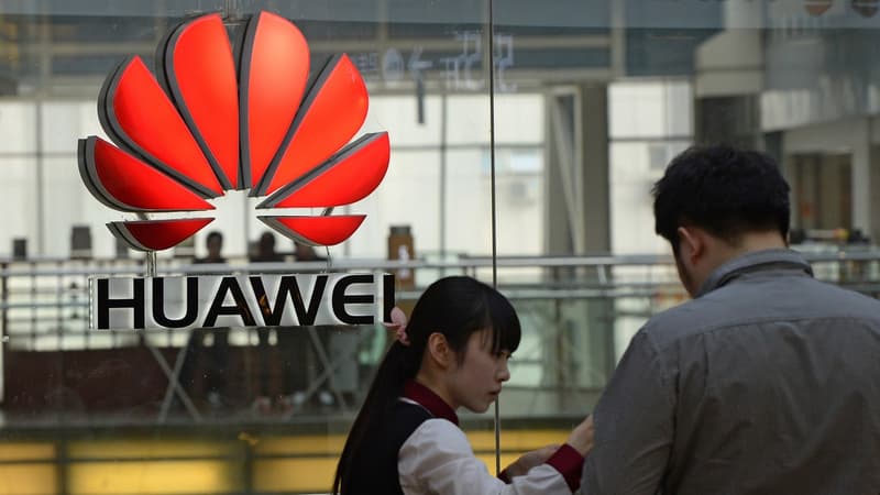 Huawei affiche une solide performance économique alimentée par une envolée de plus de 70% des ventes de smartphones et autres articles d'électronique grand public.