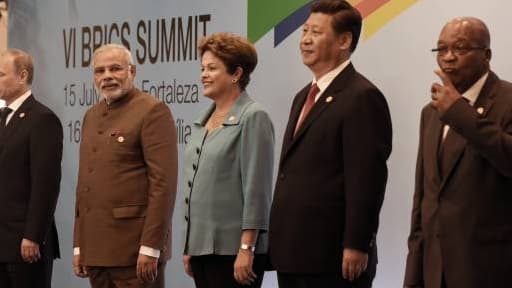 De gauche à droite, les dirigeants des cinq BRICS: Vladimir Poutine (Russie), Narendra Modi (Inde), Dilma Roussef (Brésil), Xi Jinping (Chine) et Jacob Zuma (Afrique du Sud)