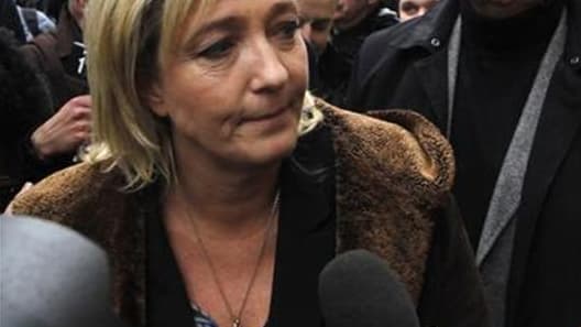 La présidente du Front national, Marine Le Pen, a déposé plainte pour entrave à la liberté d'expression après avoir été empêchée de participer à un débat à l'université Paris-Dauphine, le 6 décembre, par une centaine d'étudiants et de militants. /Photo pr